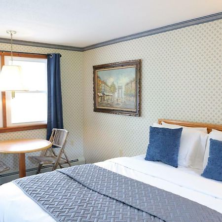 The Villager Motel Бартлетт Экстерьер фото