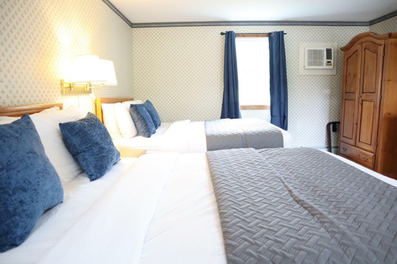 The Villager Motel Бартлетт Экстерьер фото