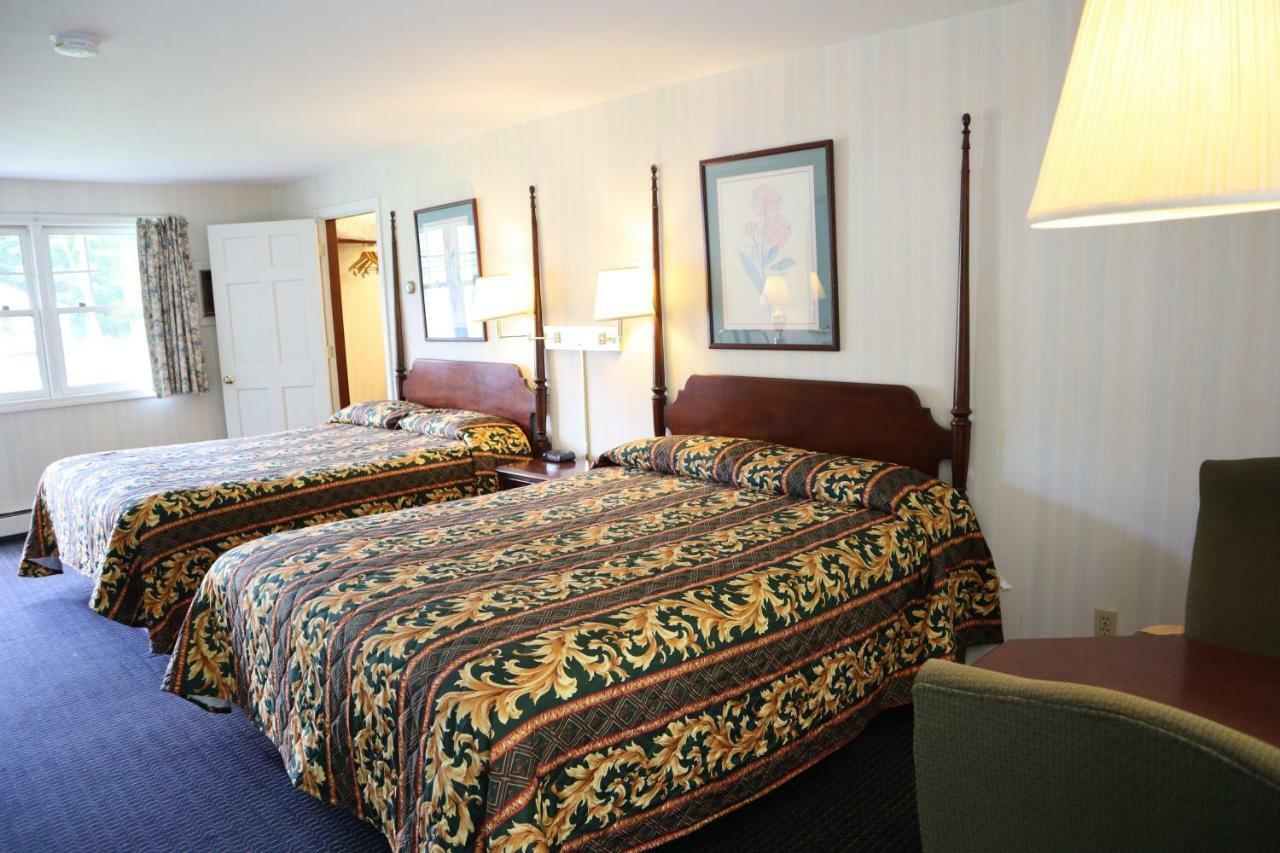 The Villager Motel Бартлетт Экстерьер фото
